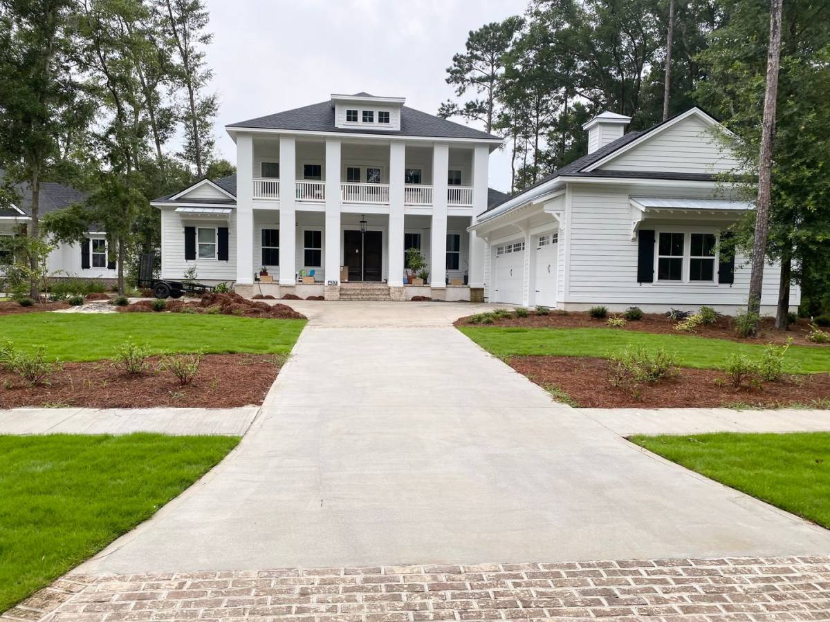 House for rent at 437 Bear River Dr, Richmond Hill, GA 31324