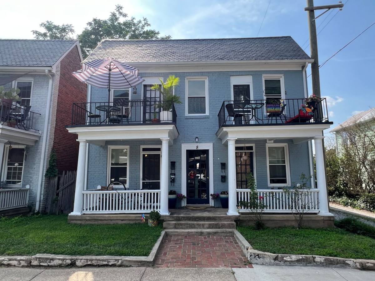 Apartment for rent at 8 N Auburn Ave, Richmond, VA 23221