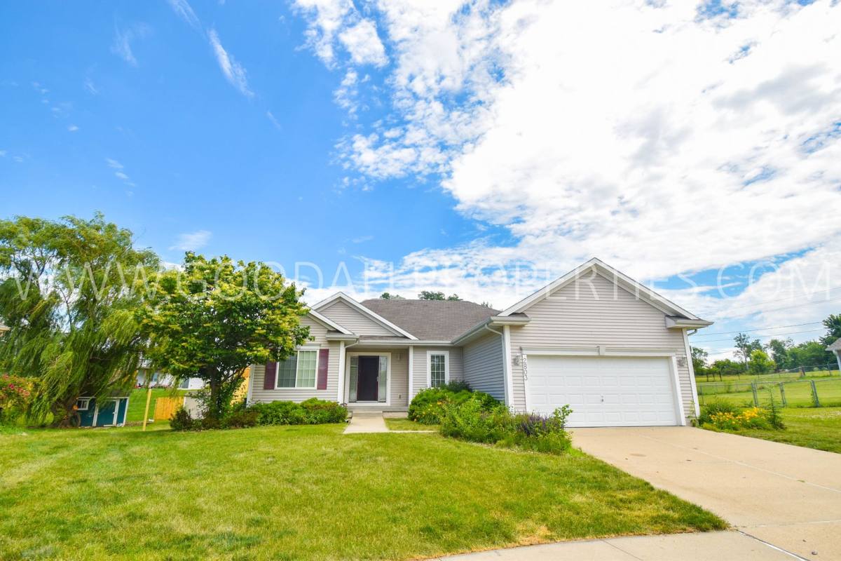 House for rent at 2803 Fayrdale Dr, Des Moines, IA 50320