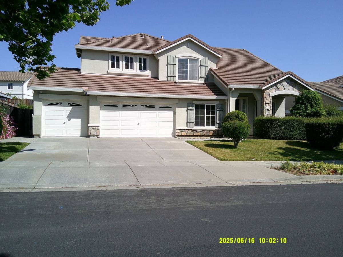 House for rent at 5002 Ridgefield Circle, Fairfield, CA 94534
