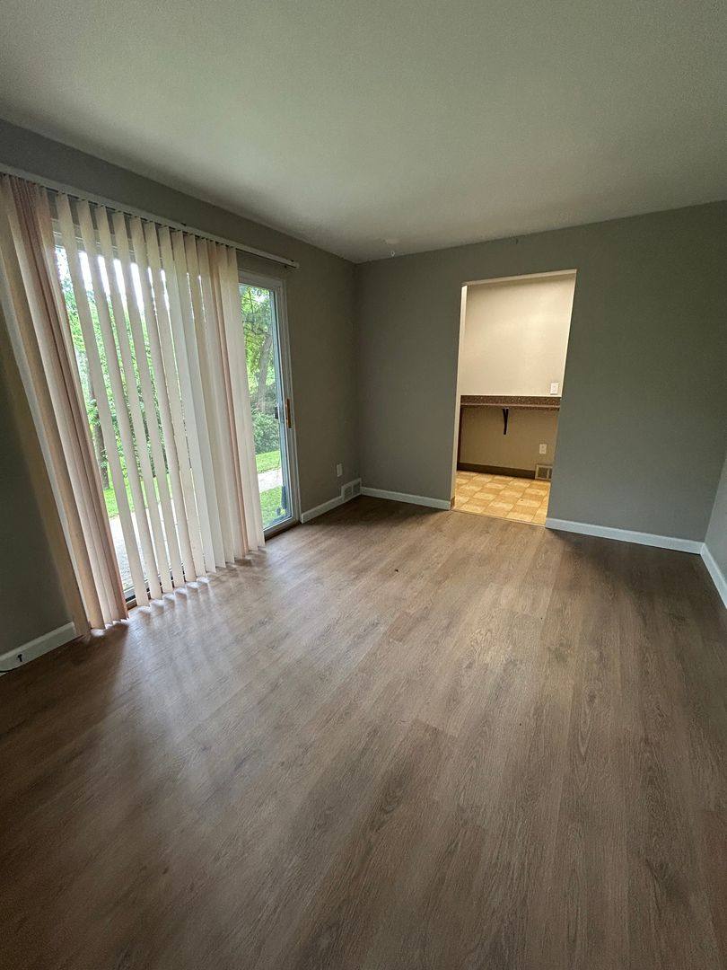 114 McLaughlin Rd, Coraopolis, PA 15108