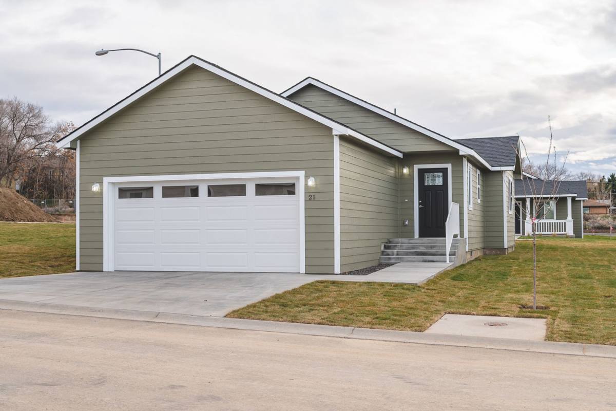 Apartment for rent at 123 E 9th Ave, Moses Lake, WA 98837