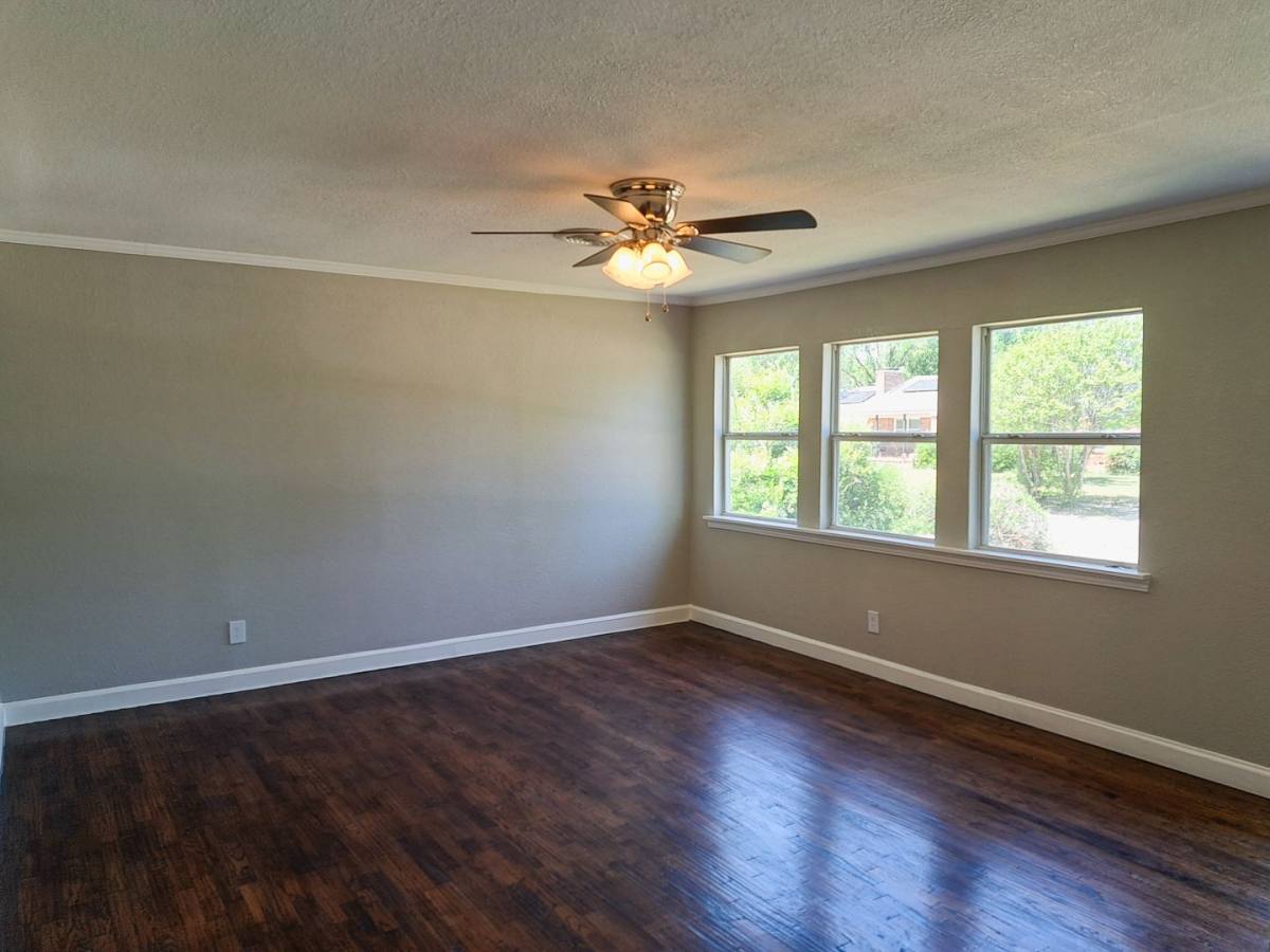 House for rent at 5011 W 11th St, Irving, TX 75060