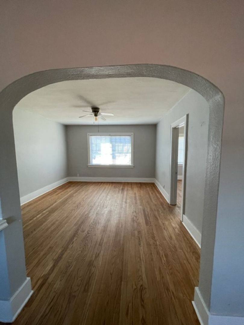 Apartment for rent at 551 S 35th St, Omaha, NE 68105
