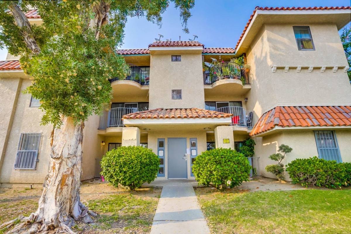Apartment for rent at 4040-4060 S Hoover St, Los Angeles, CA 90037