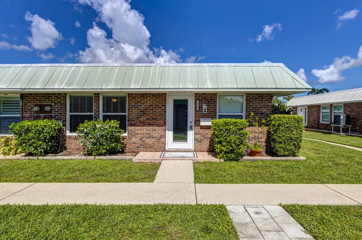 Condo for rent at 2848 Arbutus St, Naples, FL 34112