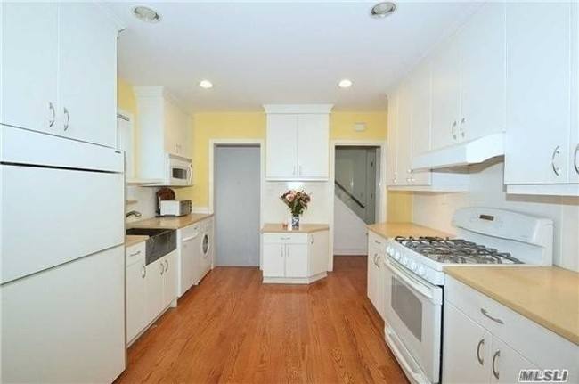 Apartment for rent at 81-85 Utopia Parkway, Jamaica, NY 11432