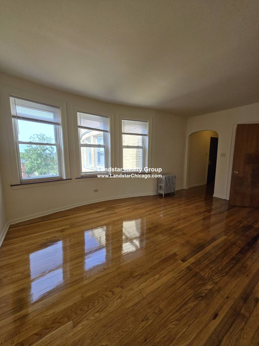 Apartment for rent at 4913 Louise St #3, Skokie, IL 60077