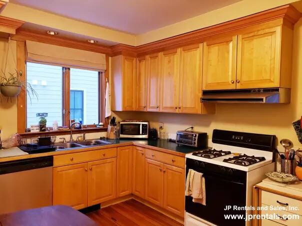 Apartment for rent at 40 Evergreen St #1, Jamaica Plain, MA 02130
