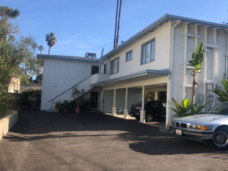 Apartment for rent at 3643 Monon St, Los Angeles, CA 90027