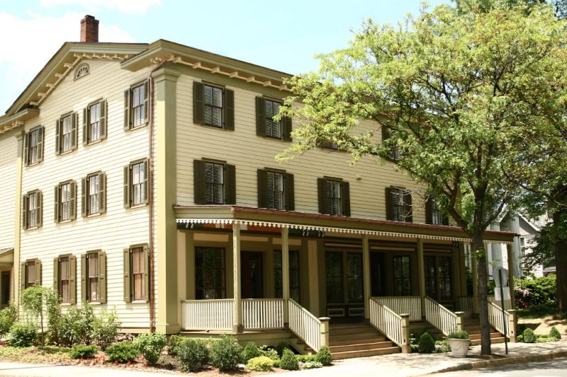 Apartment for rent at 123 Main St, Flemington, NJ 08822
