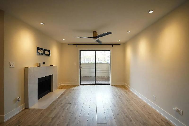 Apartment for rent at 2060 N Rand Rd #101, Palatine, IL 60074