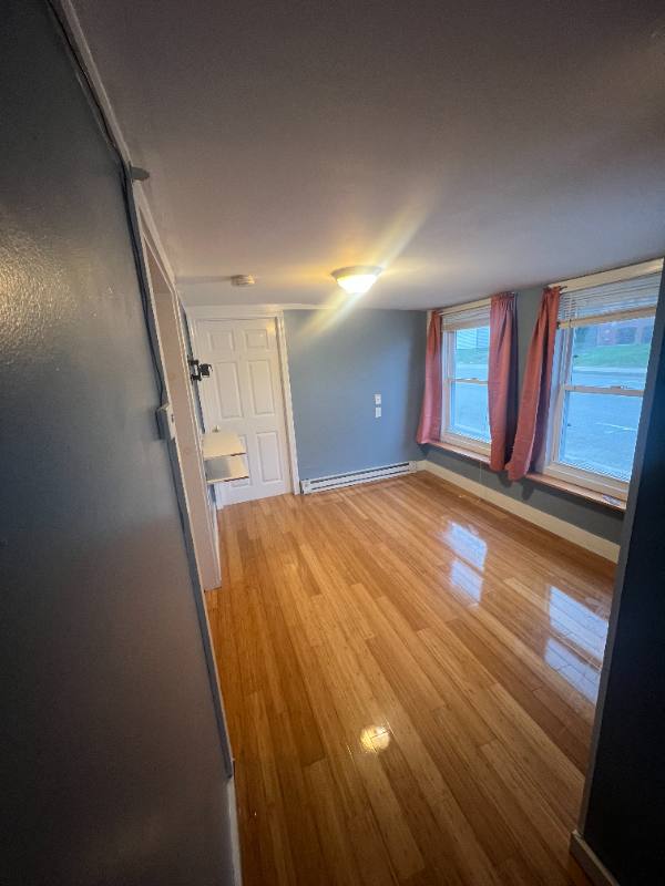 Apartment for rent at 44 Knowlton St, Gardner, MA 01440