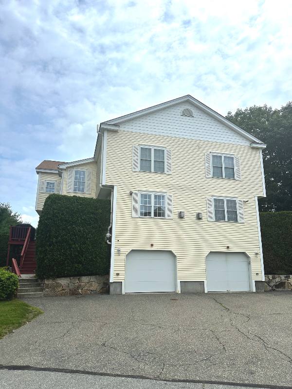 Townhouse for rent at 12 Paul Revere Path, Hopkinton, MA 01748