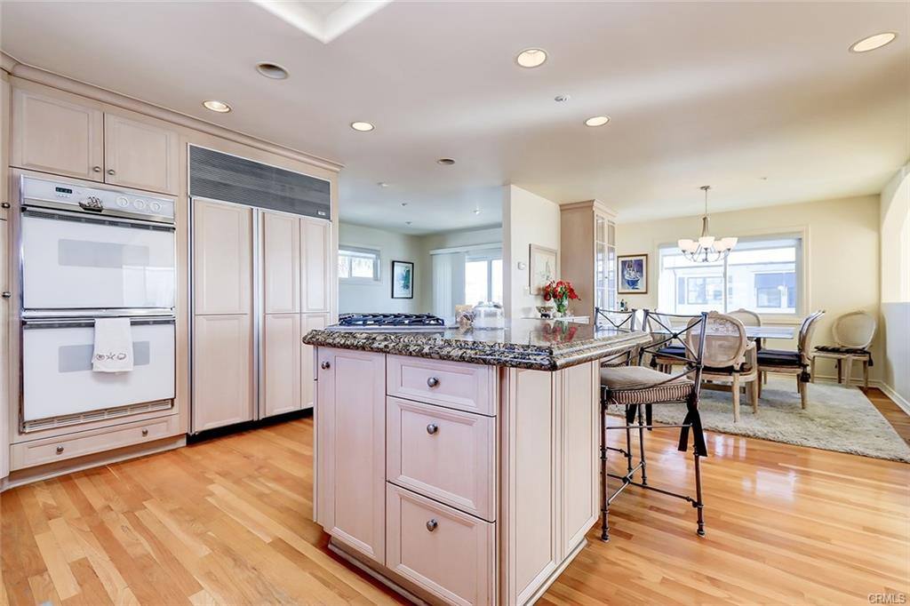 Townhouse for rent at 309 3rd St, Manhattan Beach, CA 90266