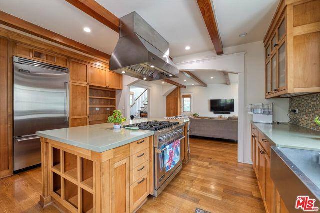 House for rent at 933 Venezia Ave, Venice, CA 90291
