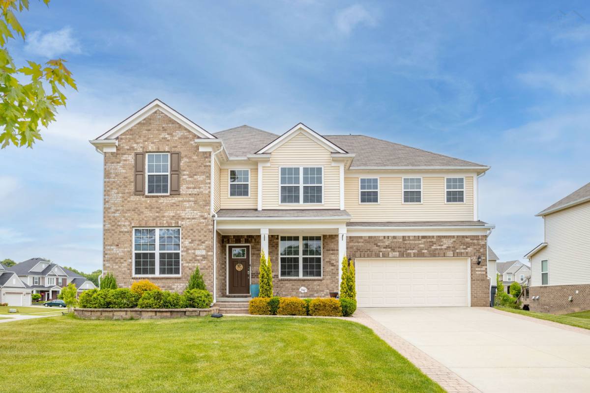 House for rent at 2391 Findley Circle, Lake Orion, MI 48360