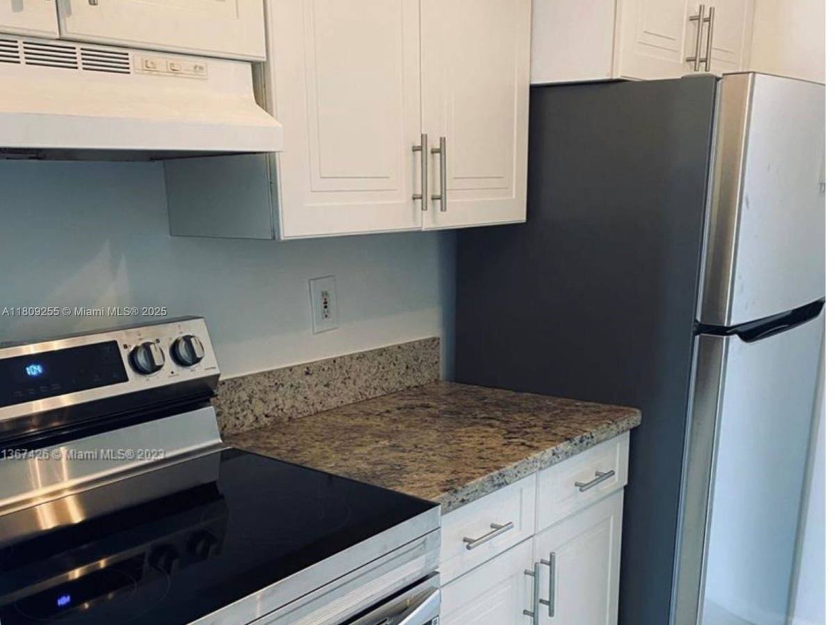 Apartment for rent at 2350 NE 135th St #812, Miami, FL 33181