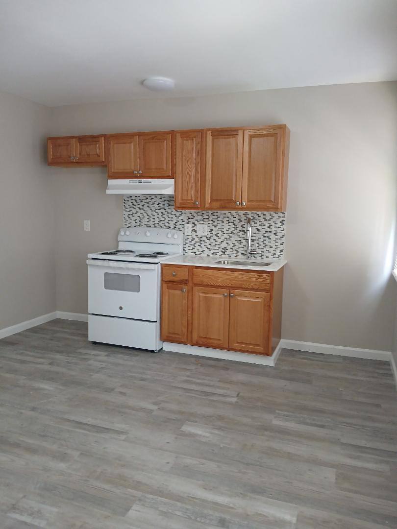 Apartment for rent at 421 Washington St #B 01, Hartford, CT 06106