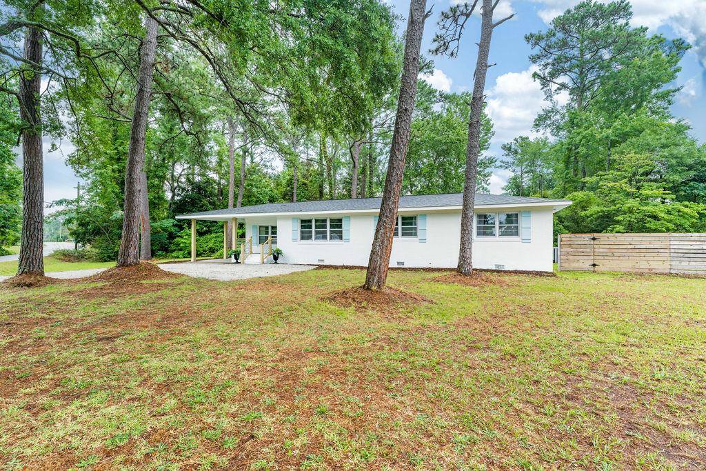 House for rent at 6200 Greenville Sound Rd, Wilmington, NC 28409