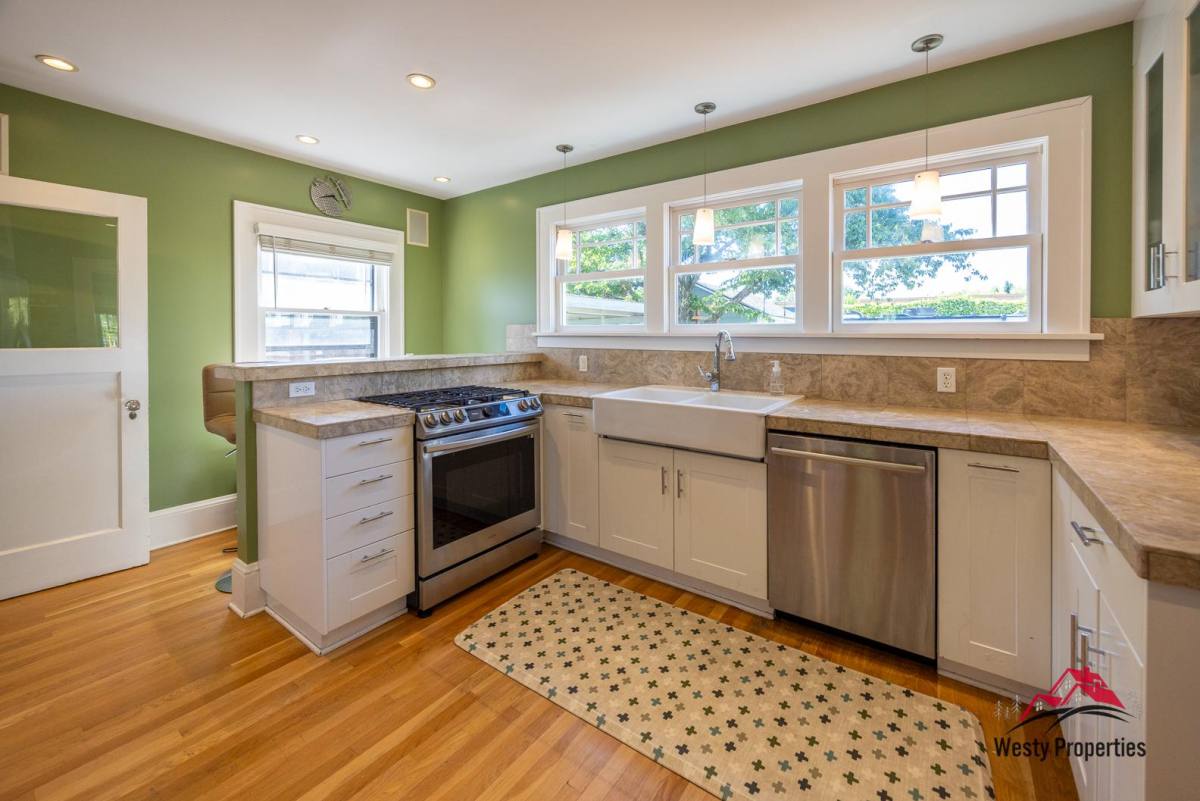 House for rent at 3637 NE Alameda St, Portland, OR 97212