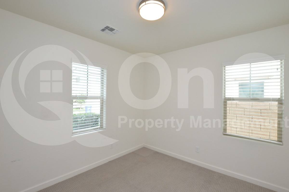 House for rent at 953 W Yellowstone Way, Chandler, AZ 85248