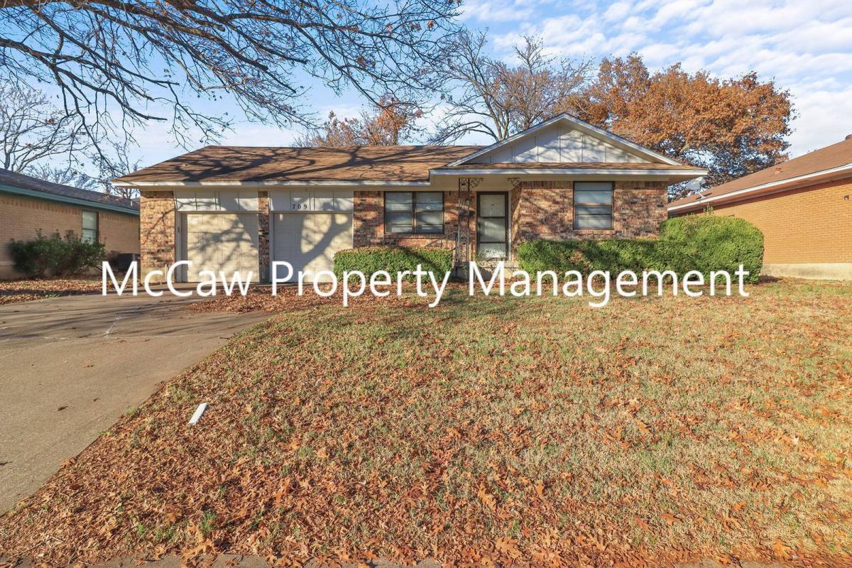 House for rent at 709 Sequoia Dr, Lancaster, TX 75146