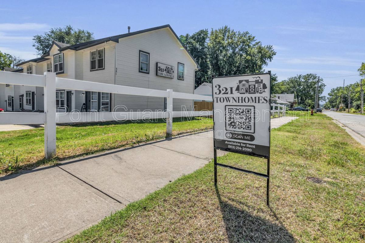 Apartment for rent at 955 S Leroy St #5, Independence, MO 64050