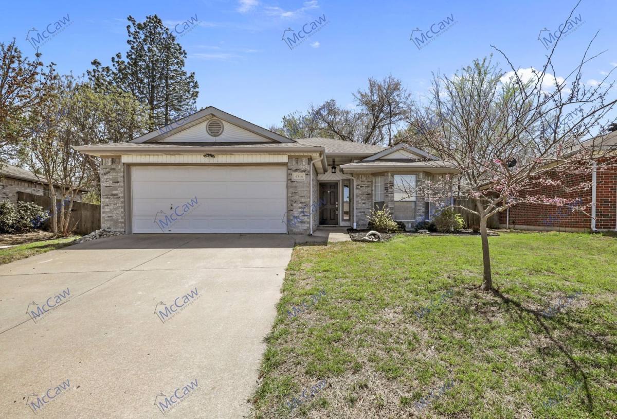 House for rent at 5719 Colebrook Trail, Arlington, TX 76017