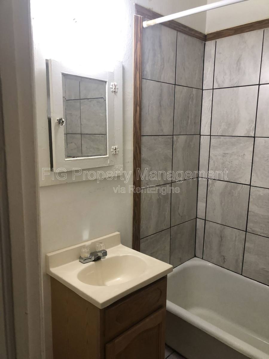 Apartment for rent at 429 W G St #16, Elizabethton, TN 37643