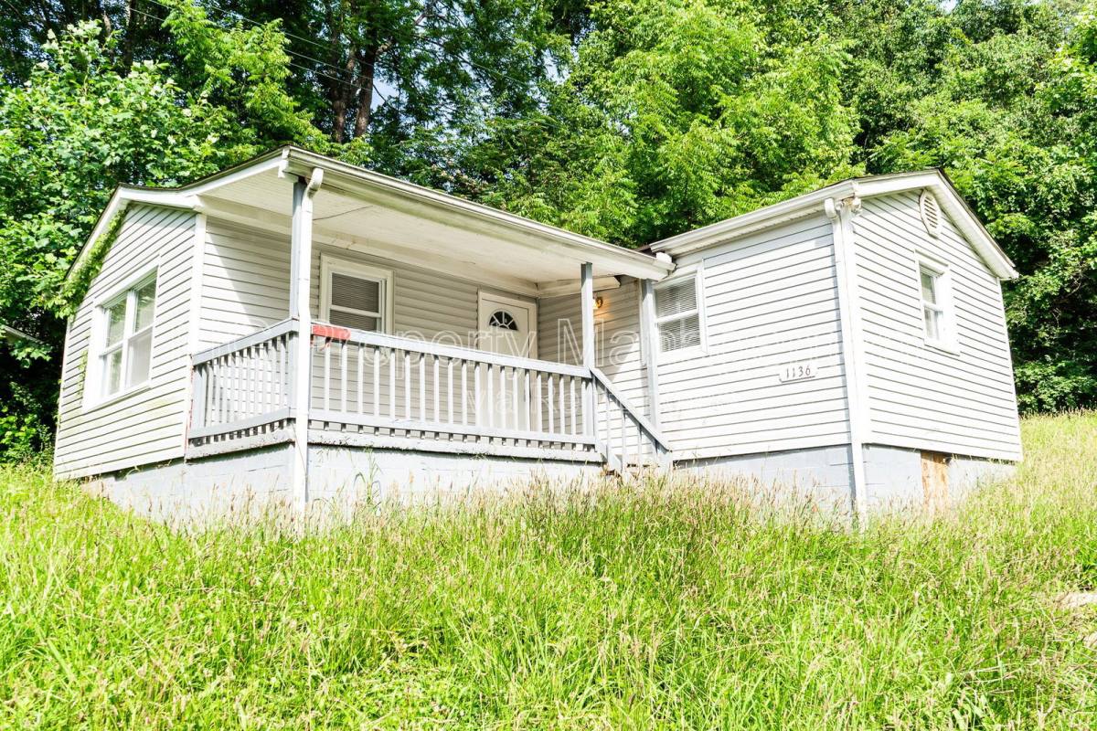 House for rent at 1136 Valley Dr, Knoxville, TN 37920