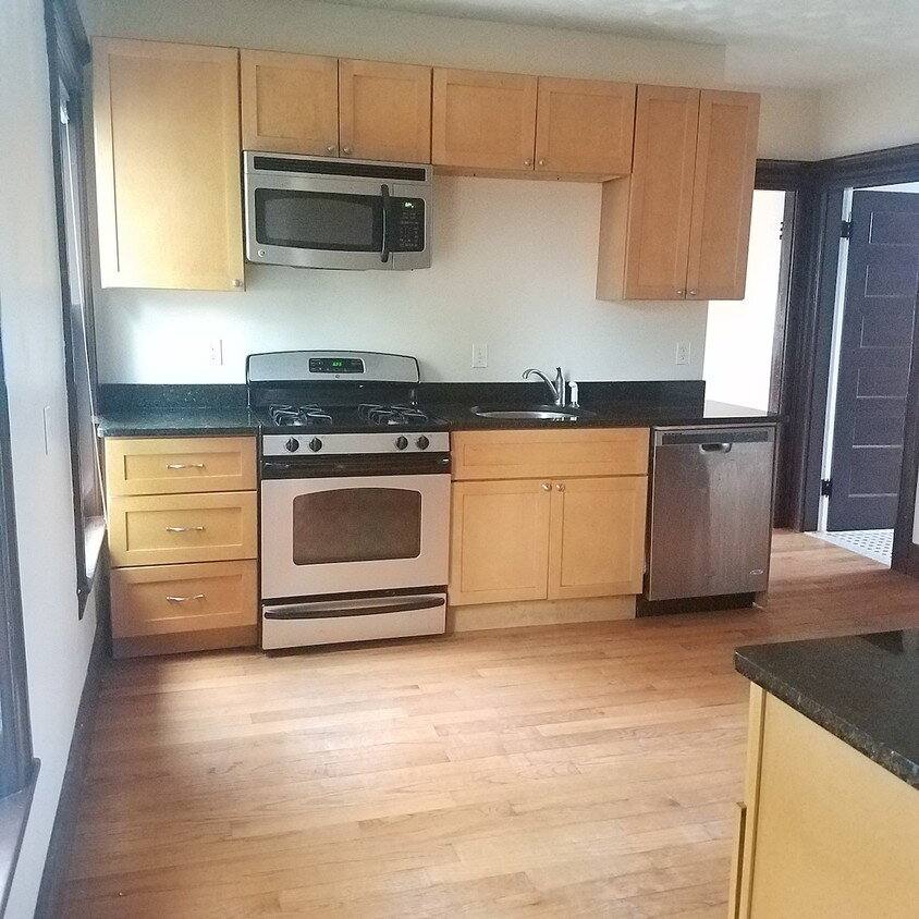Apartment for rent at 27 Florence St #3, Worcester, MA 01610
