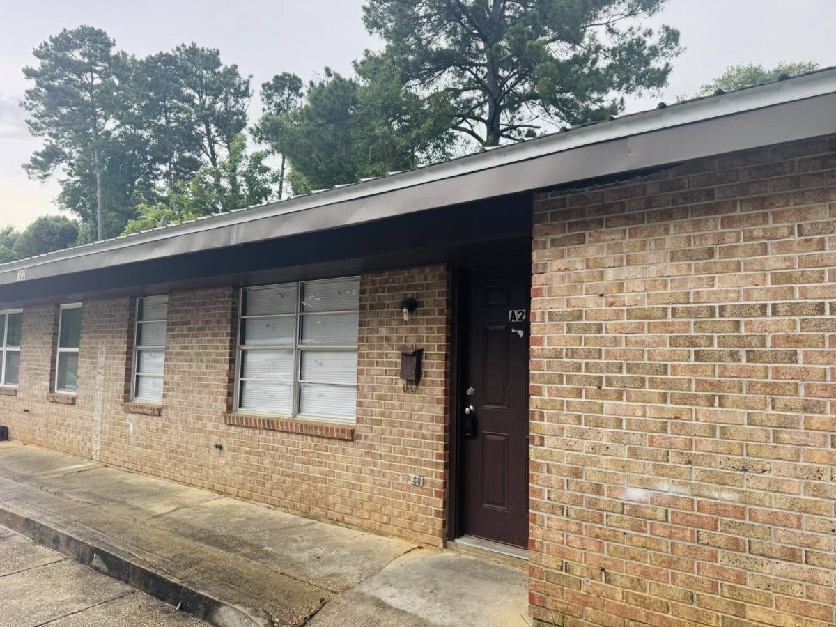 Apartment for rent at 702 S Edgewood Dr #A2, Dothan, AL 36301