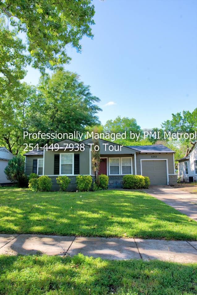 House for rent at 1212 Marshalldale Dr, Arlington, TX 76013
