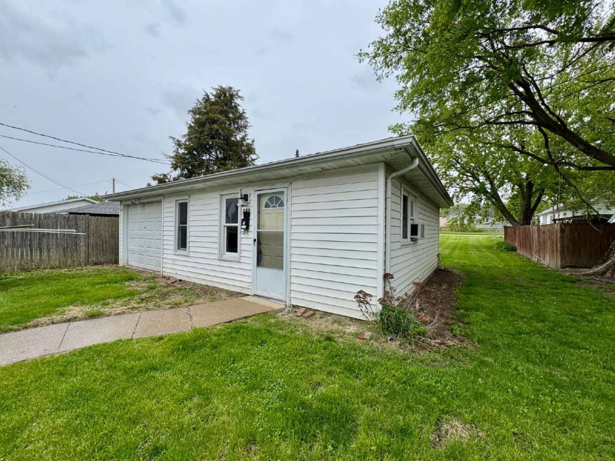 Apartment for rent at 246 Broadway St, Marseilles, IL 61341