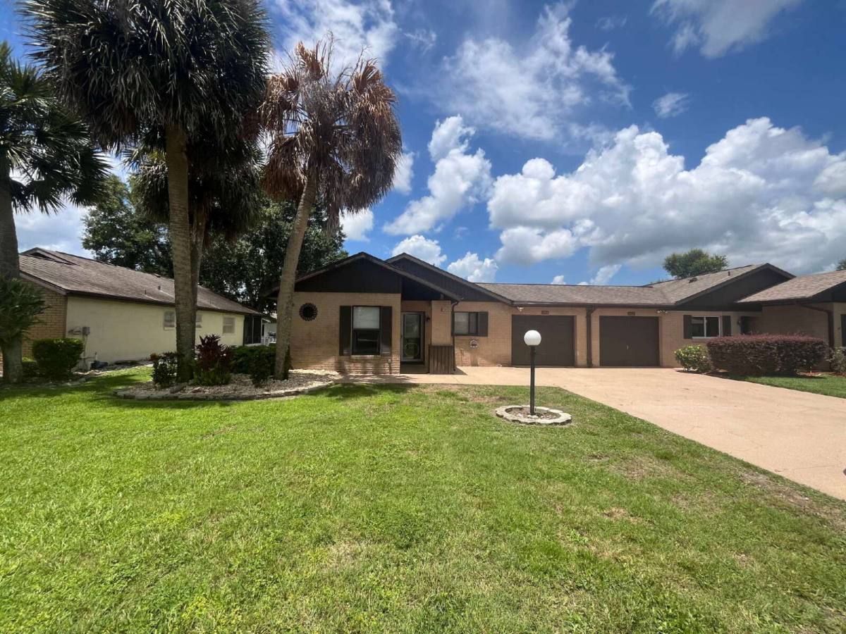 Townhouse for rent at 156 Parkview Circle, Lake Placid, FL 33852