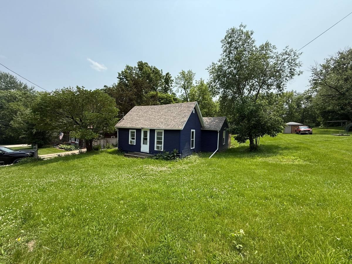 House for rent at 19 E Broad St, Des Moines, IA 50315