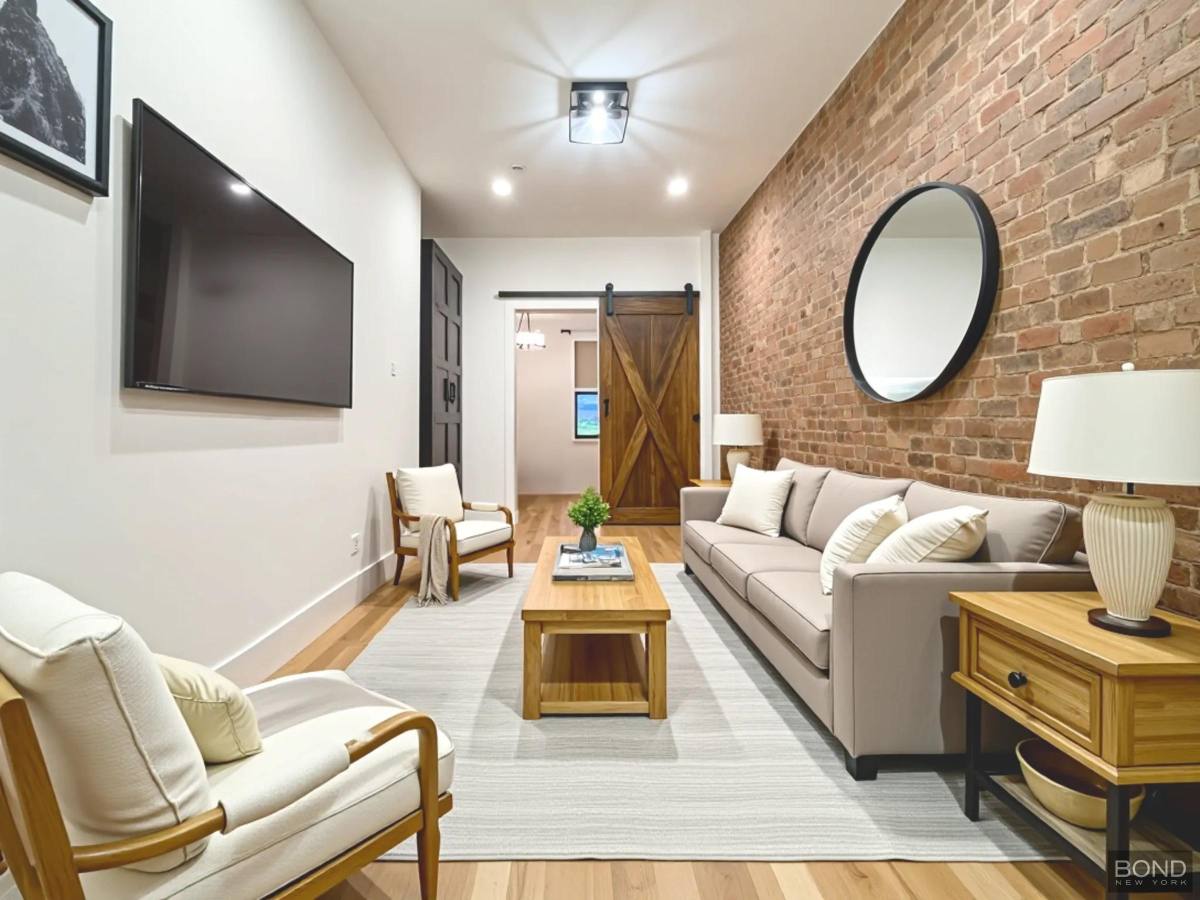 Apartment for rent at 298 Nassau Ave #2L, Brooklyn, NY 11222