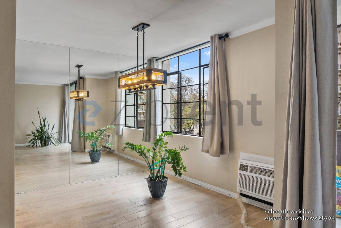 Condo for rent at 117 S Doheny Dr #314, Los Angeles, CA 90048