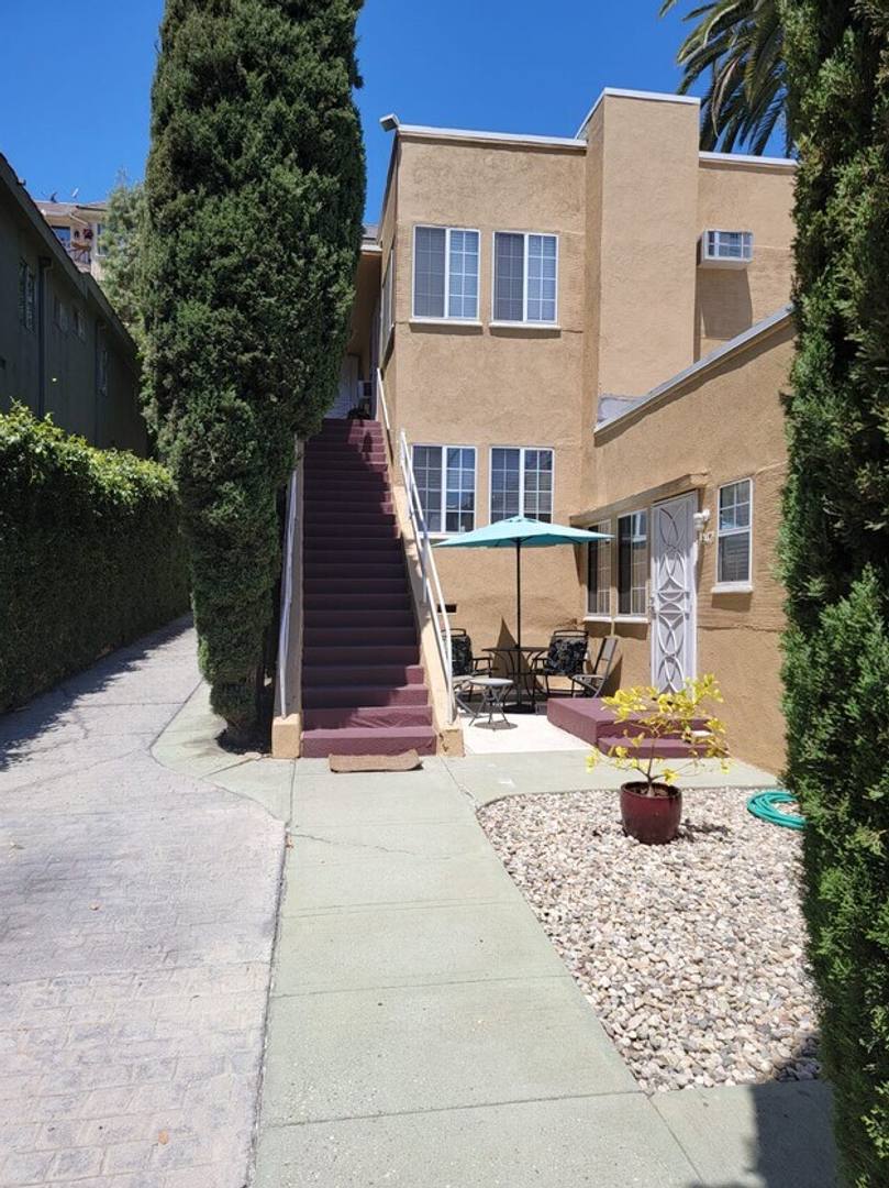 Apartment for rent at 1945 Wilcox Ave, Los Angeles, CA 90068