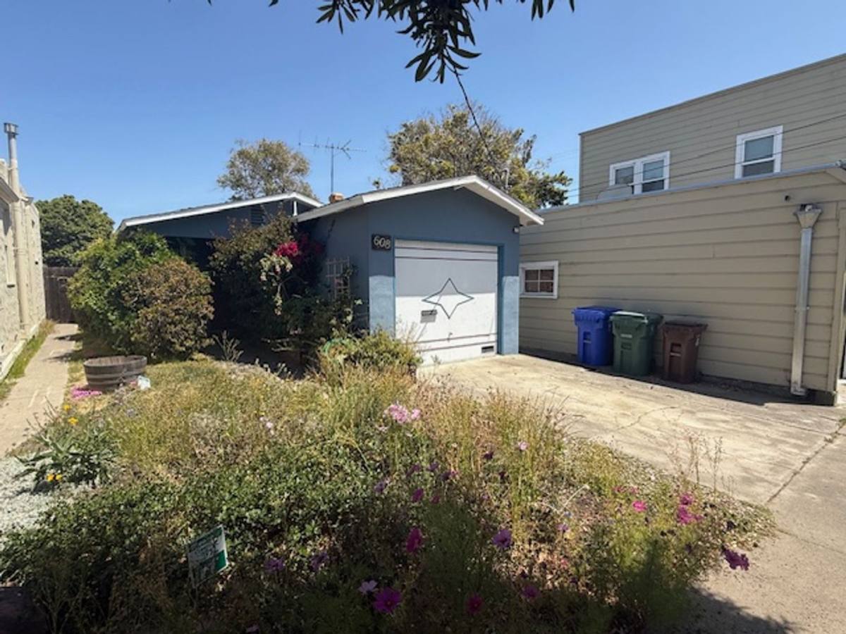 House for rent at 608 26th St, Richmond, CA 94804