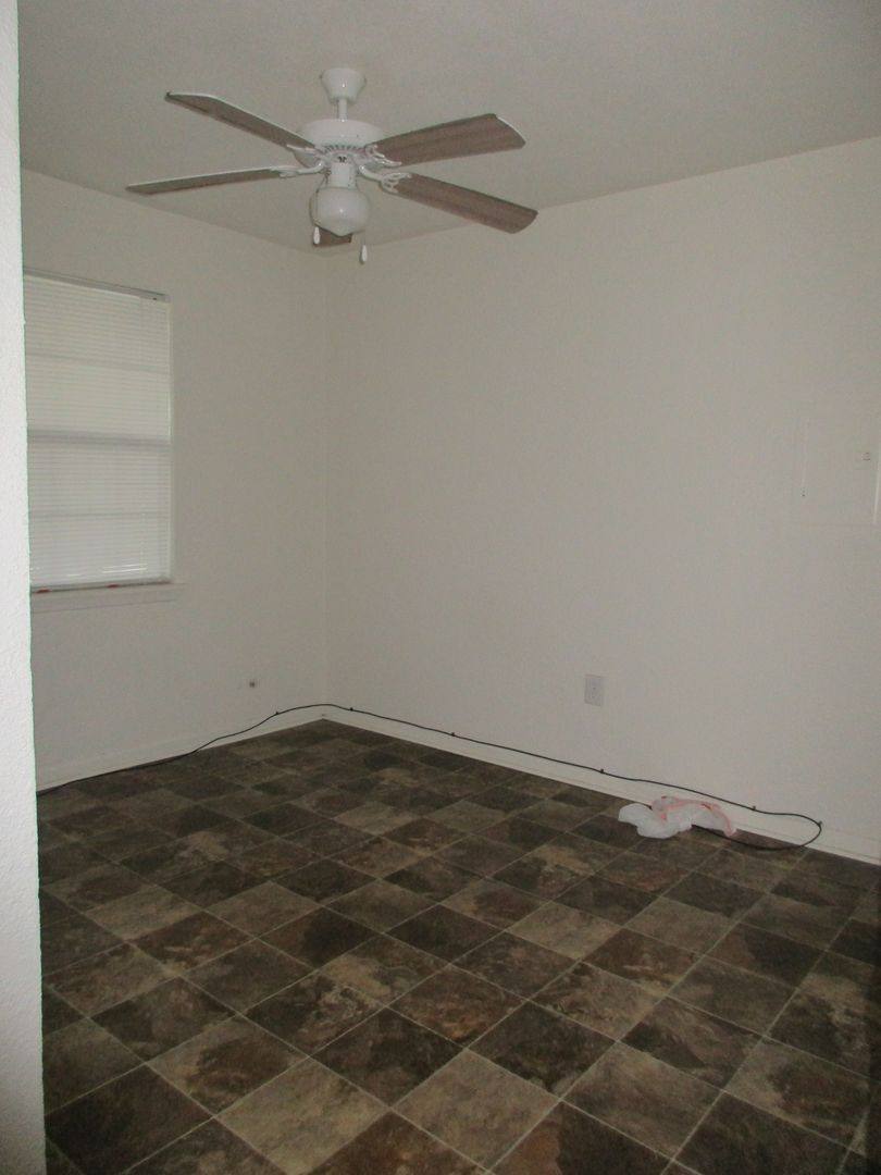 Apartment for rent at 108 E Ave, Lampasas, TX 76550