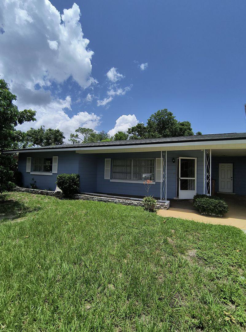 House for rent at 1809 5th St SE, Winter Haven, FL 33880