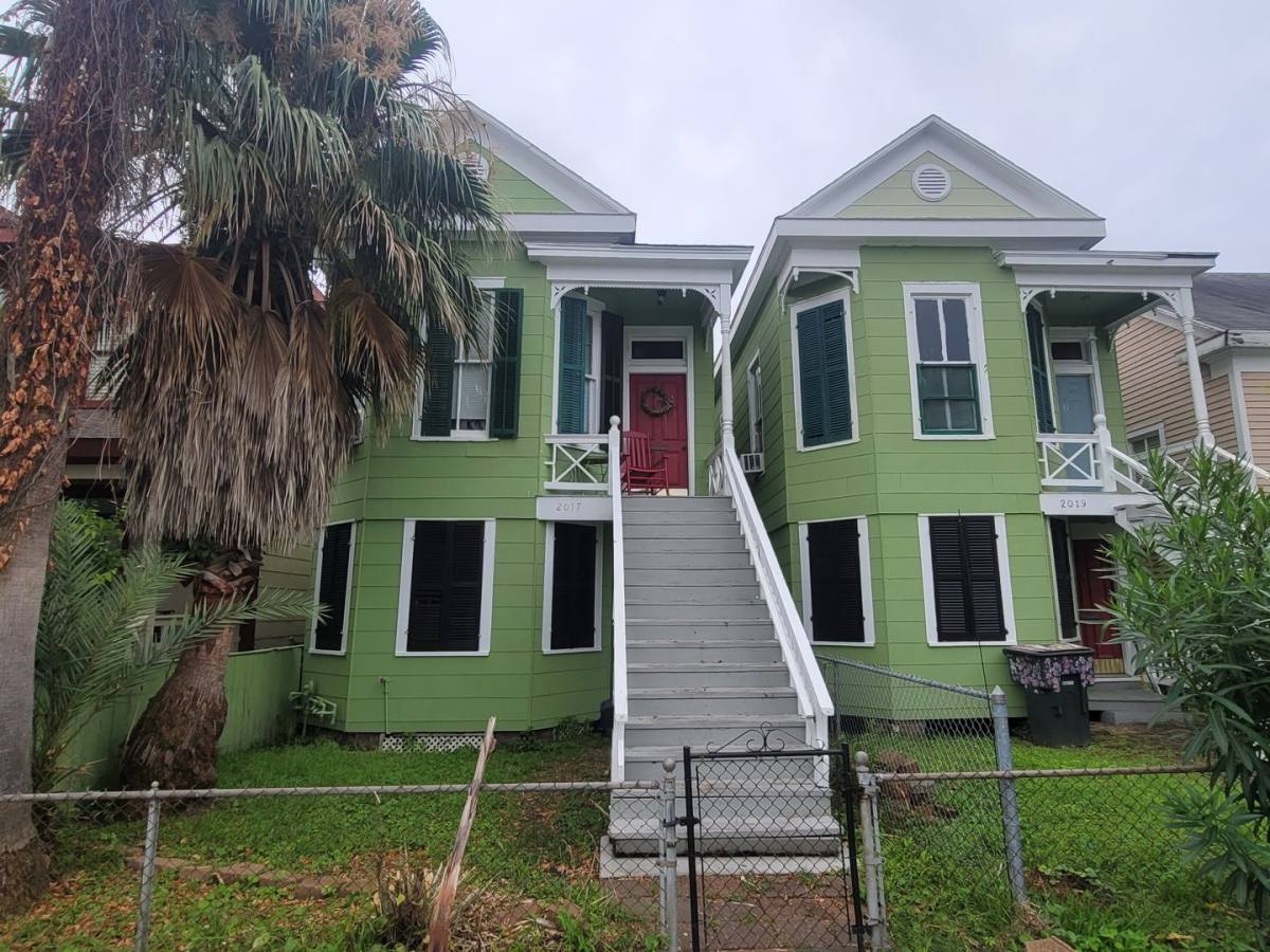 Apartment for rent at 2017 Ave M 1 #2, Galveston, TX 77550