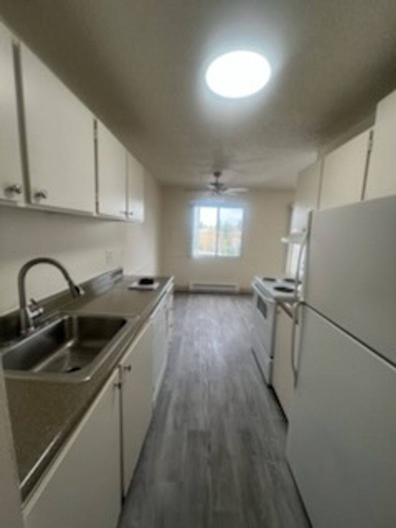 Apartment for rent at 1009 NE 47th Ave, Portland, OR 97213