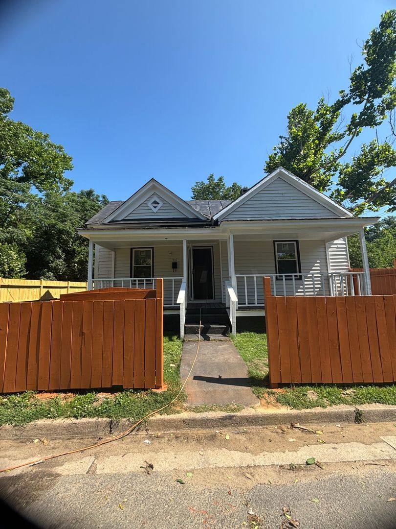 House for rent at 916 Macon St, Kinston, NC 28501