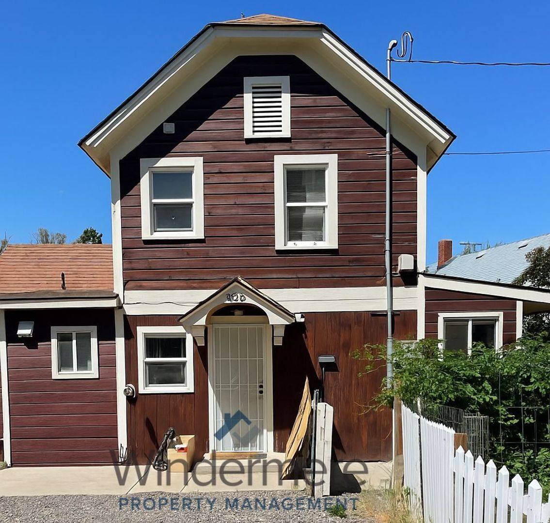 Apartment for rent at 526-528 Washington St, Walla Walla, WA 99362