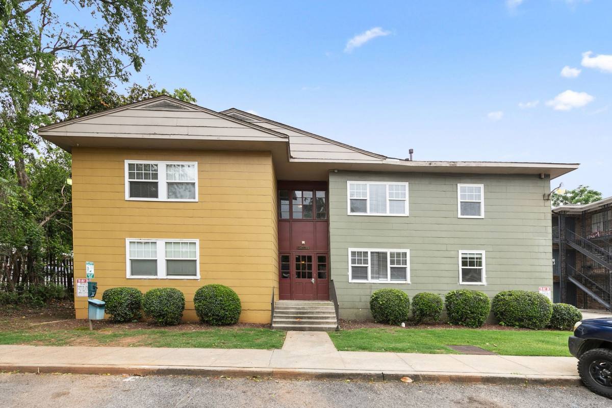 Apartment for rent at 1147-1149 14th Ave S, Birmingham, AL 35205