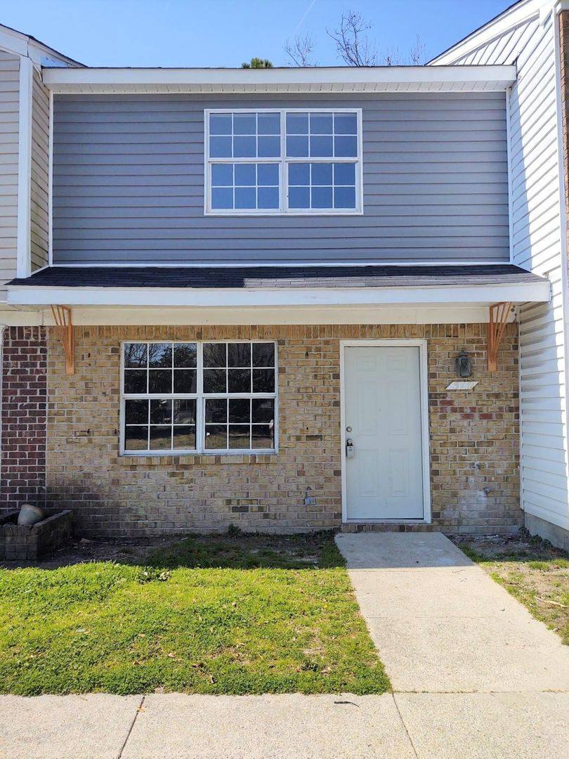 Townhouse for rent at 510 Myrtlewood Circle, Jacksonville, NC 28546