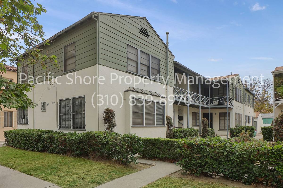 Apartment for rent at 2811 W 42nd St, Los Angeles, CA 90008